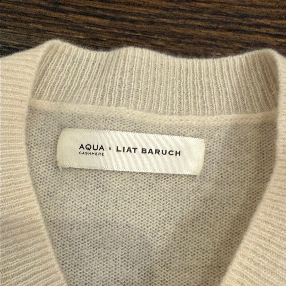 Aqua Cream Sleeveless Sweater 100% cashmere - Picture 2 of 3